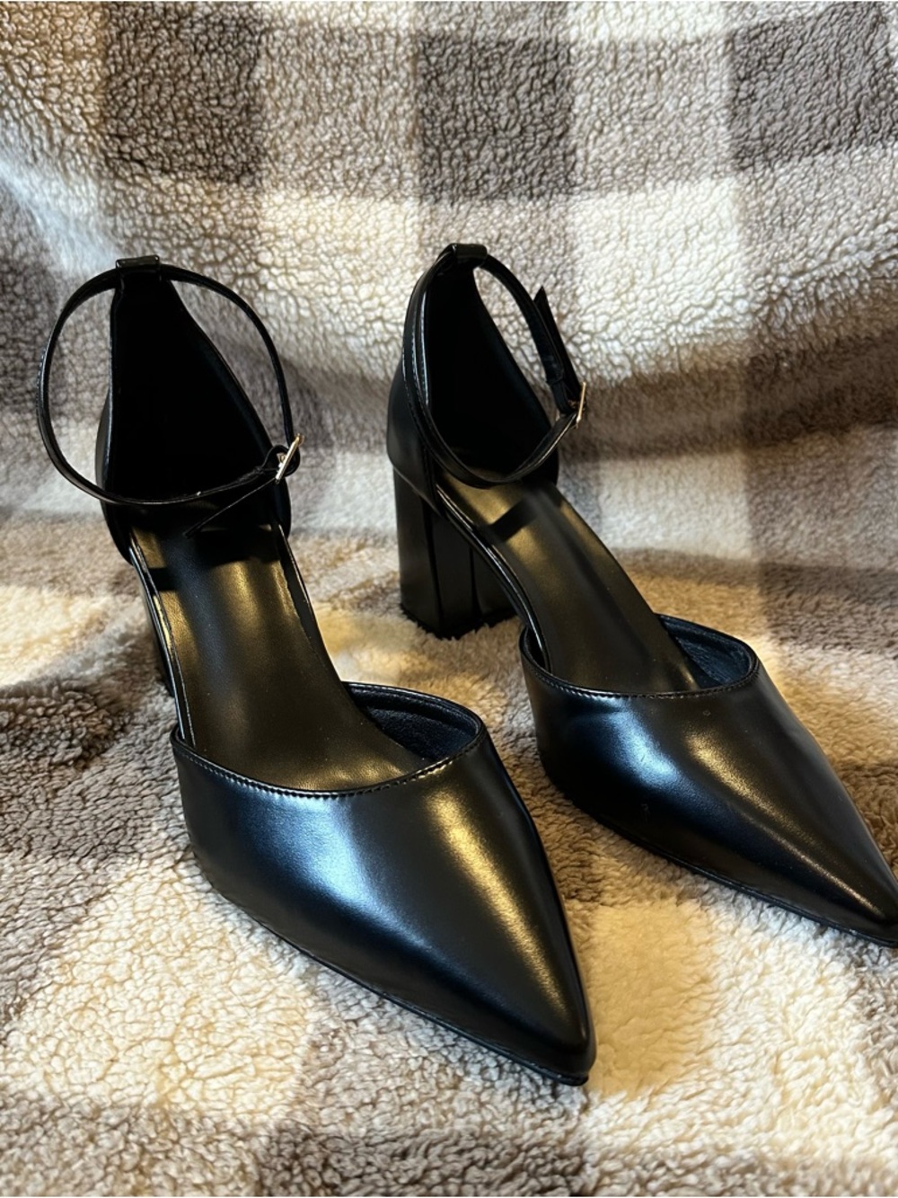 SHEIN Black Pointed Toe Ankle Strap Block Heels